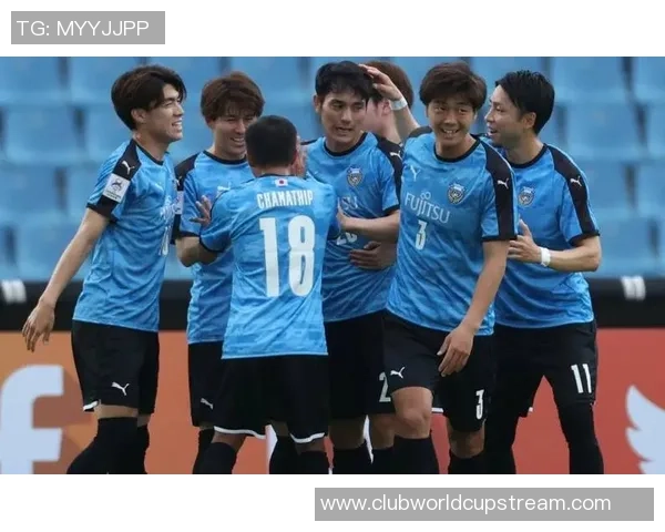 川崎前锋与鸟栖的激烈对决展现足球魅力与团队精神的完美结合